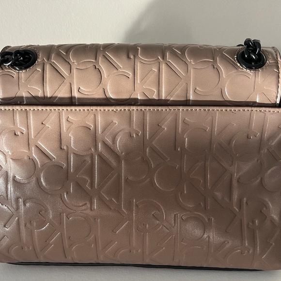 Calvin Klein begs - Picture 3 of 3